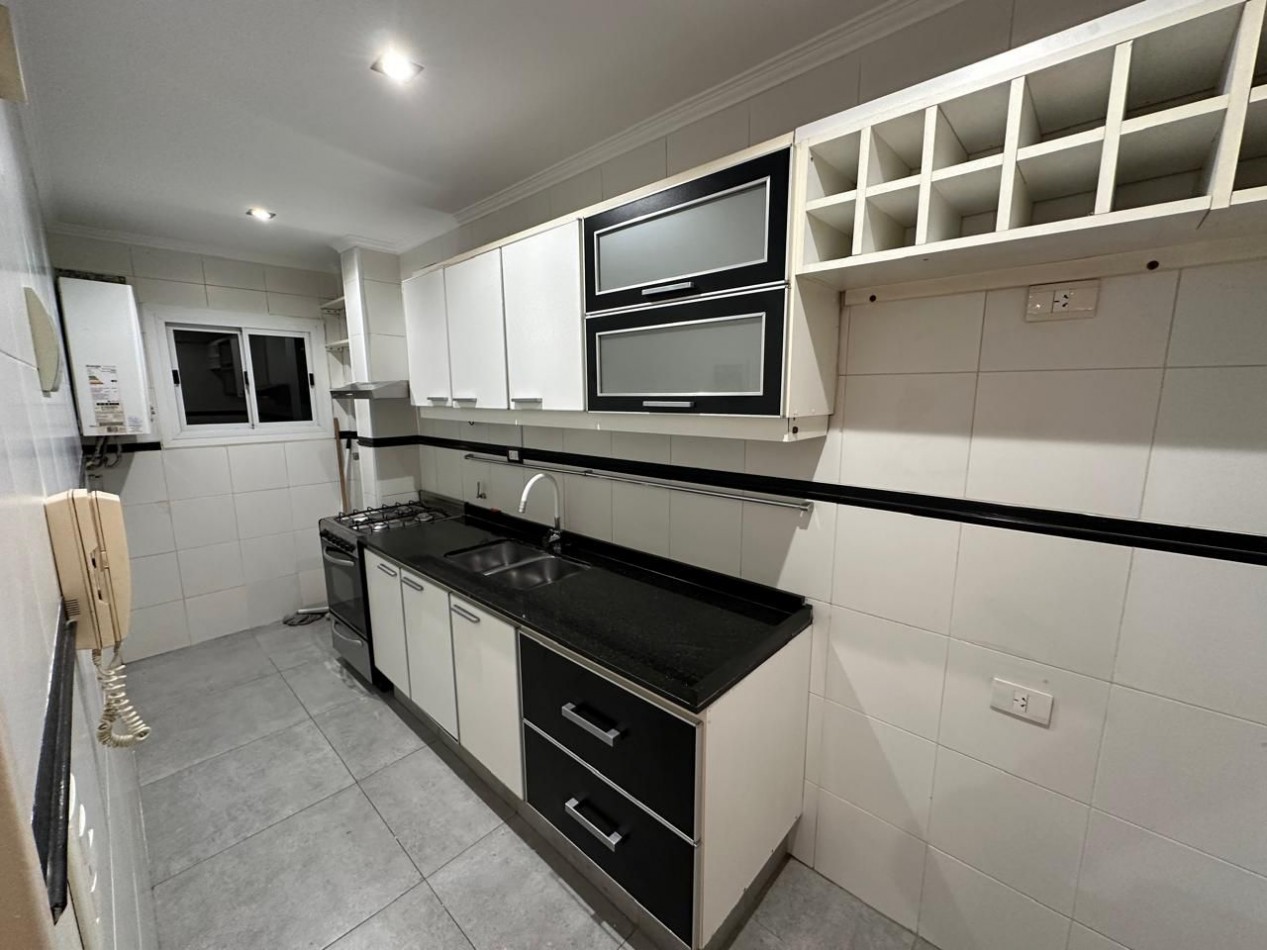 VENTA DEPARTAMENTO 3 AMBIENTES CON COCHERA - PLAZA MITRE - MAR DEL PLATA