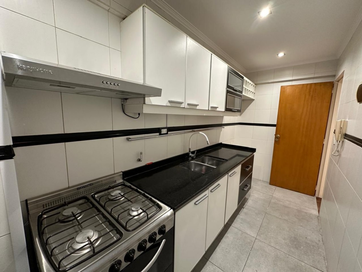 VENTA DEPARTAMENTO 3 AMBIENTES CON COCHERA - PLAZA MITRE - MAR DEL PLATA