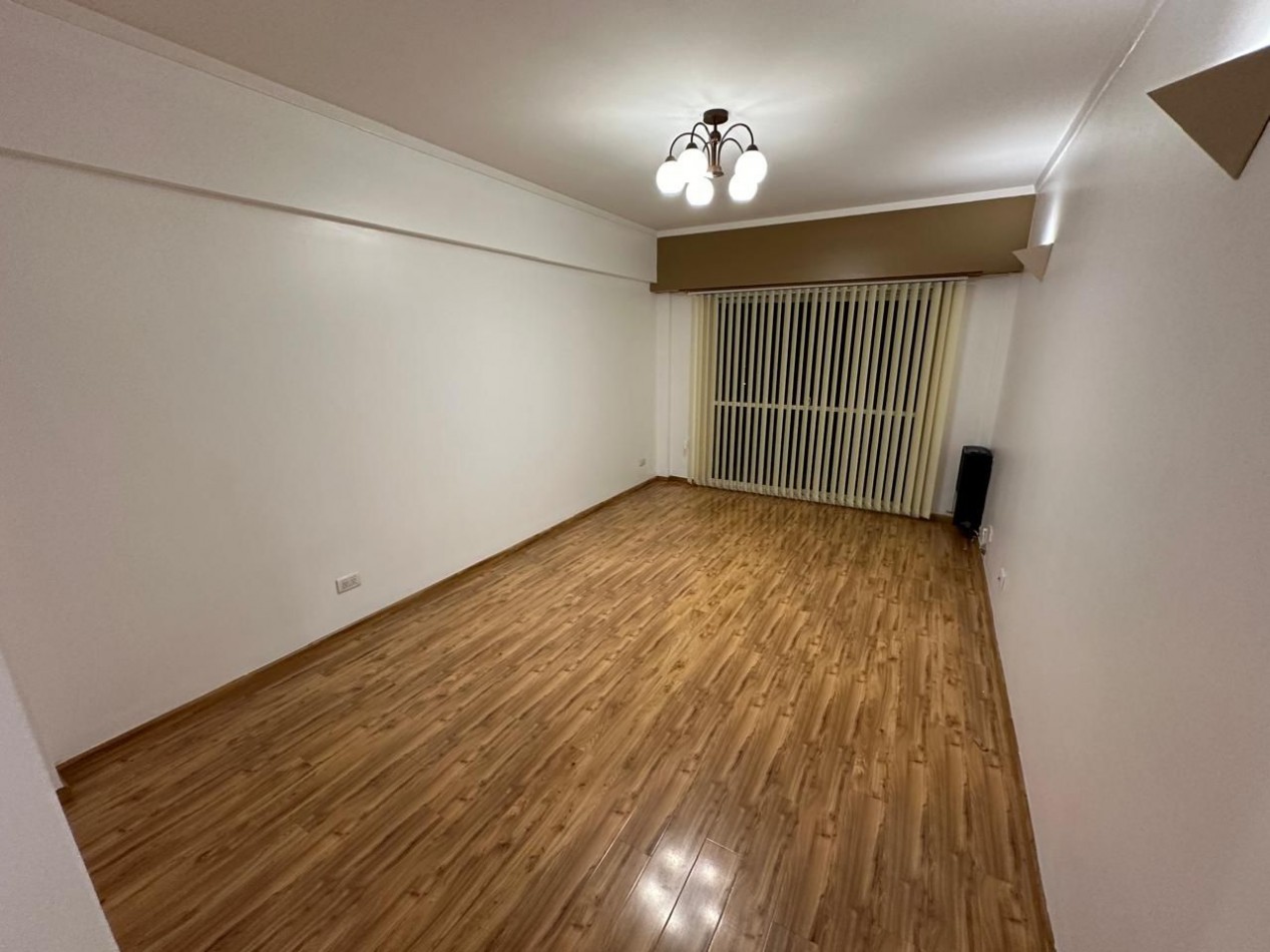 VENTA DEPARTAMENTO 3 AMBIENTES CON COCHERA - PLAZA MITRE - MAR DEL PLATA