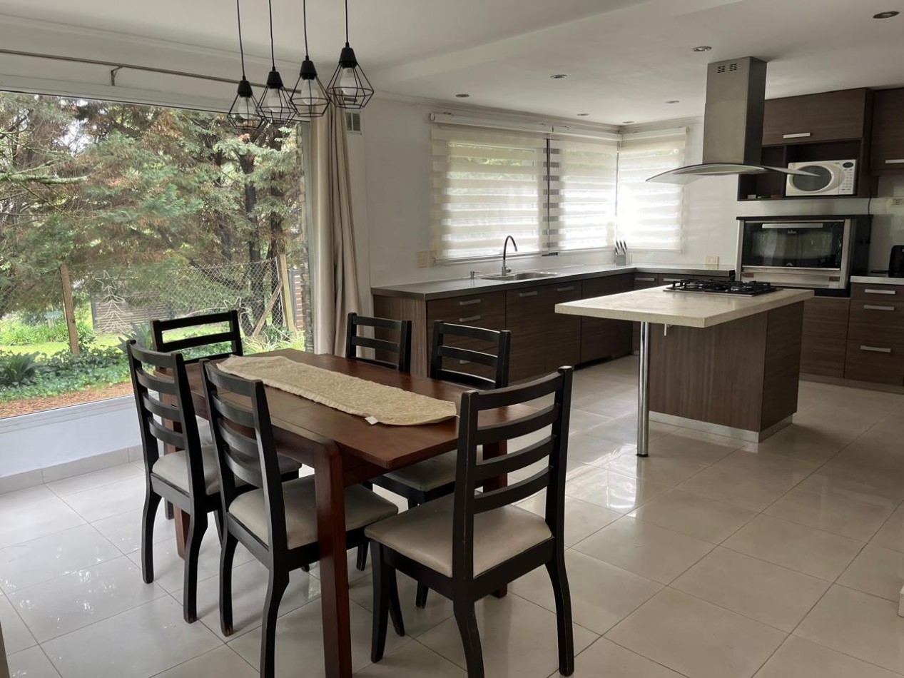 VENTA  CASA EN SIERRA DE LOS PADRES - MAR DEL PLATA