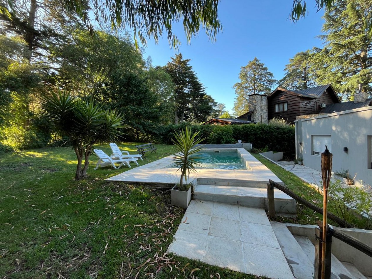 VENTA  CASA EN SIERRA DE LOS PADRES - MAR DEL PLATA