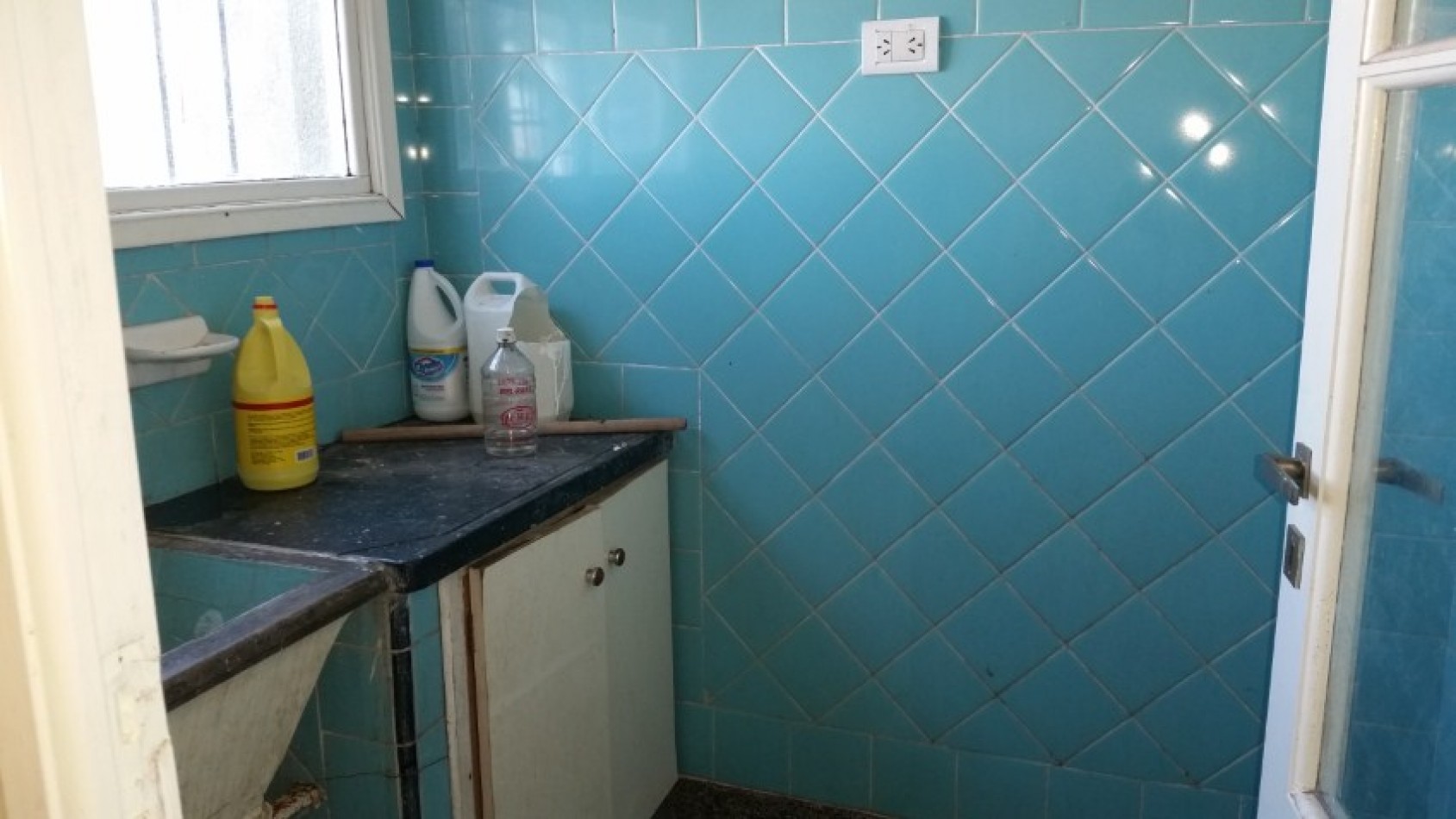 ALQUILER DEPARTAMENTO 3 AMBIENTES CON AMPLIO QUINCHO - MAR DEL PLATA - UNICO en PRIMER PISO