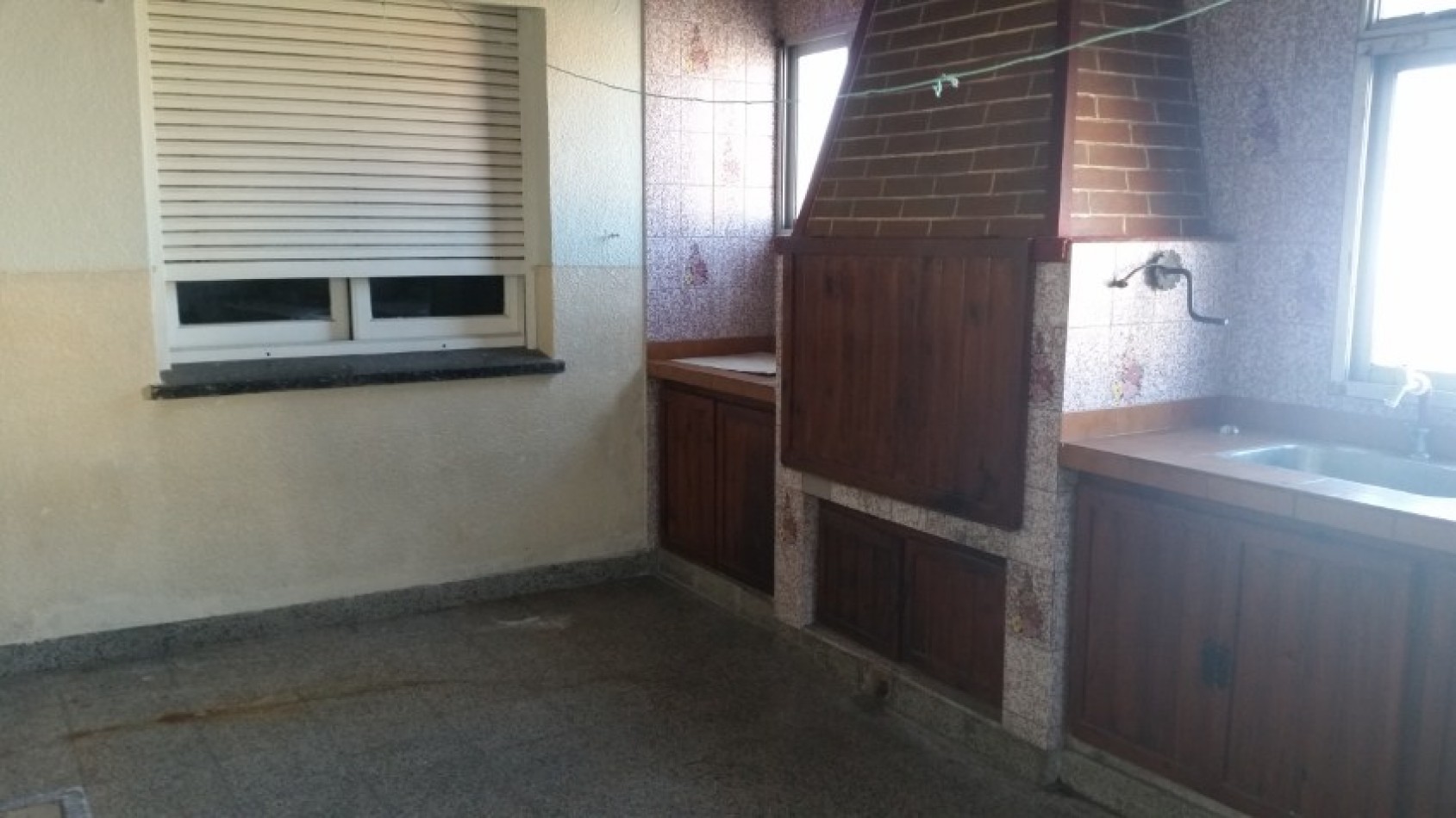 ALQUILER DEPARTAMENTO 3 AMBIENTES CON AMPLIO QUINCHO - MAR DEL PLATA - UNICO en PRIMER PISO