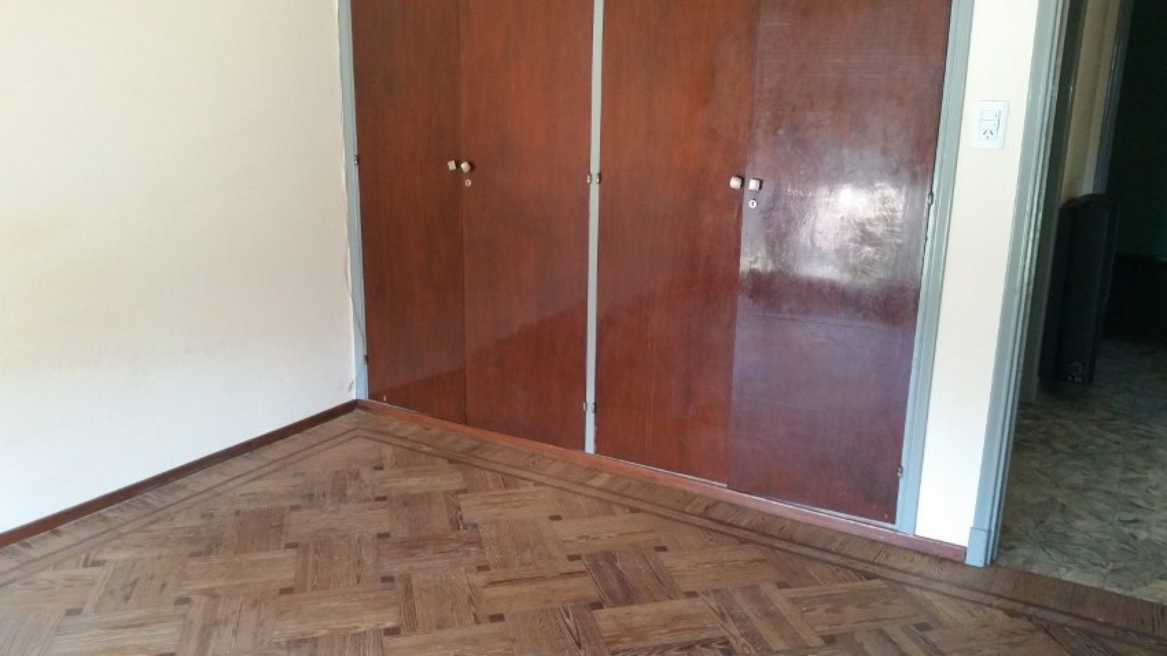 ALQUILER DEPARTAMENTO 3 AMBIENTES CON AMPLIO QUINCHO - MAR DEL PLATA - UNICO en PRIMER PISO