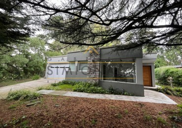 VENTA  CASA EN SIERRA DE LOS PADRES - MAR DEL PLATA